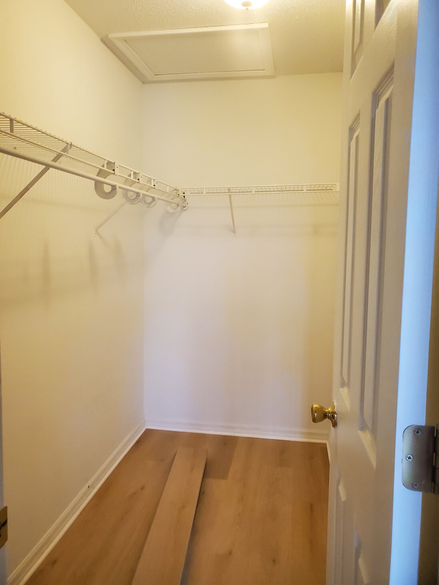 Building Photo - 4240 Central Sarasota Pky