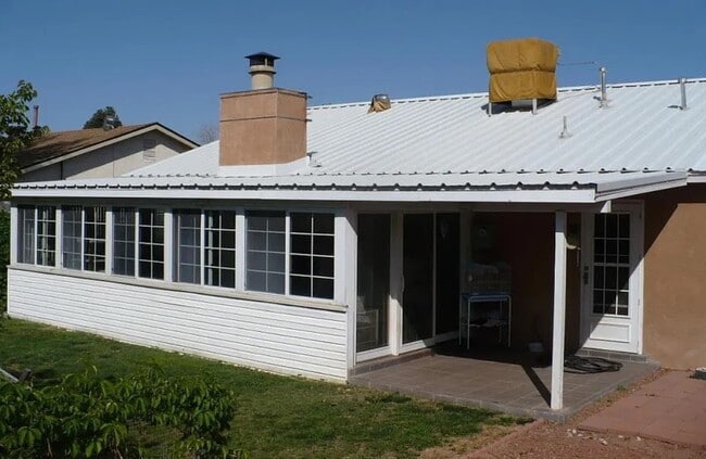 Building Photo - 12708 Tomlinson Dr SE