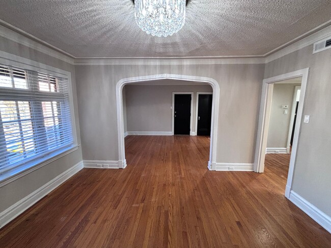 Building Photo - 7556 Byron Pl