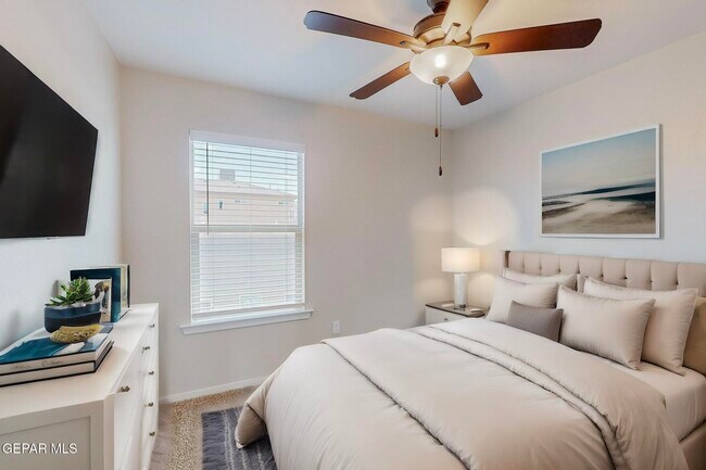 Building Photo - 516 Logwood Ave