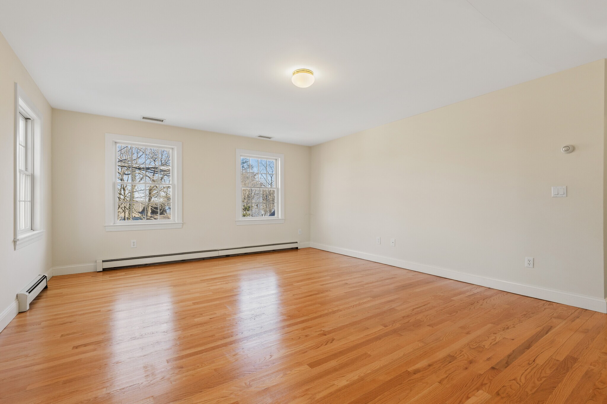 Building Photo - 243 Knollwood Ave