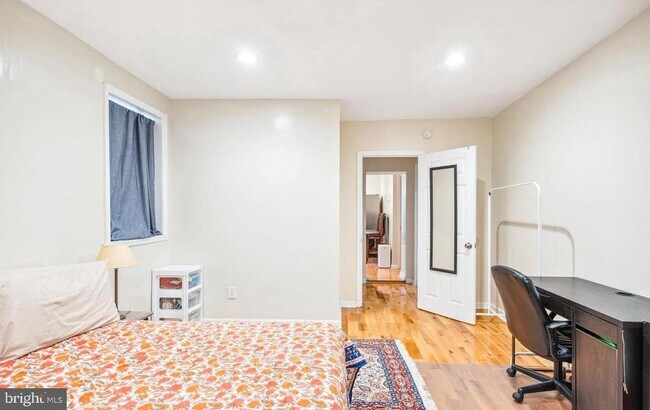 Building Photo - 1203 S 16th St