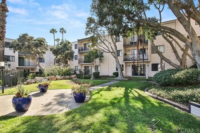 Building Photo - 6780 Friars Rd