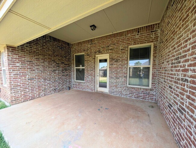 Building Photo - 3012 NW 191st Terrace