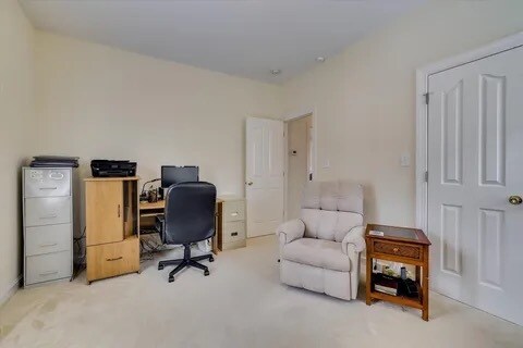 Building Photo - 115 Willow Oak Loop