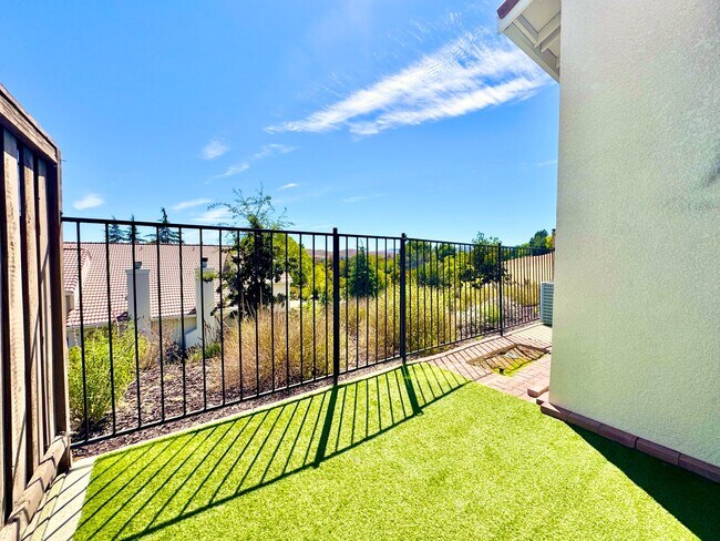 Building Photo - 4378 Conejo Dr