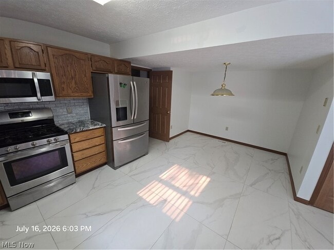 Building Photo - 6400 Monroe Ln