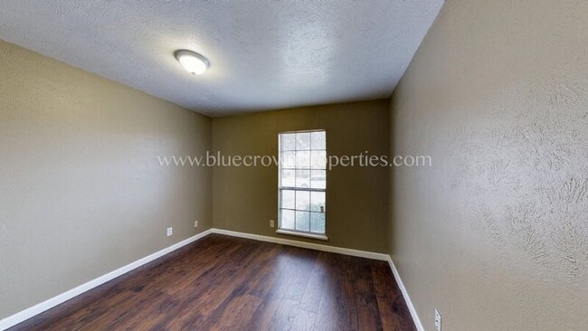 Building Photo - 10239 Catalpa Rd