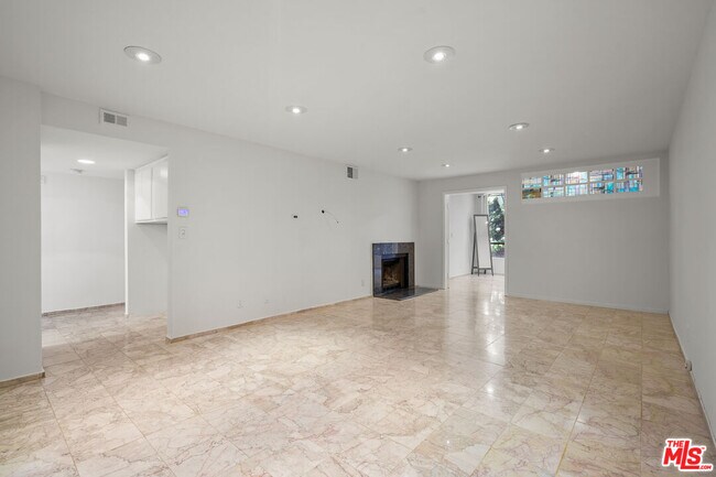 Building Photo - 1900 Vine St