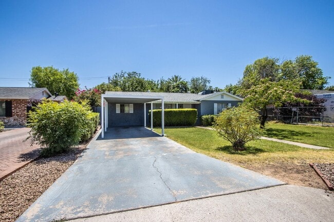 Primary Photo - 3Br in historic disctric, 32nd St/Ind. Sch...