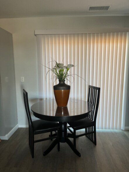 Building Photo - 12327 Farmington St