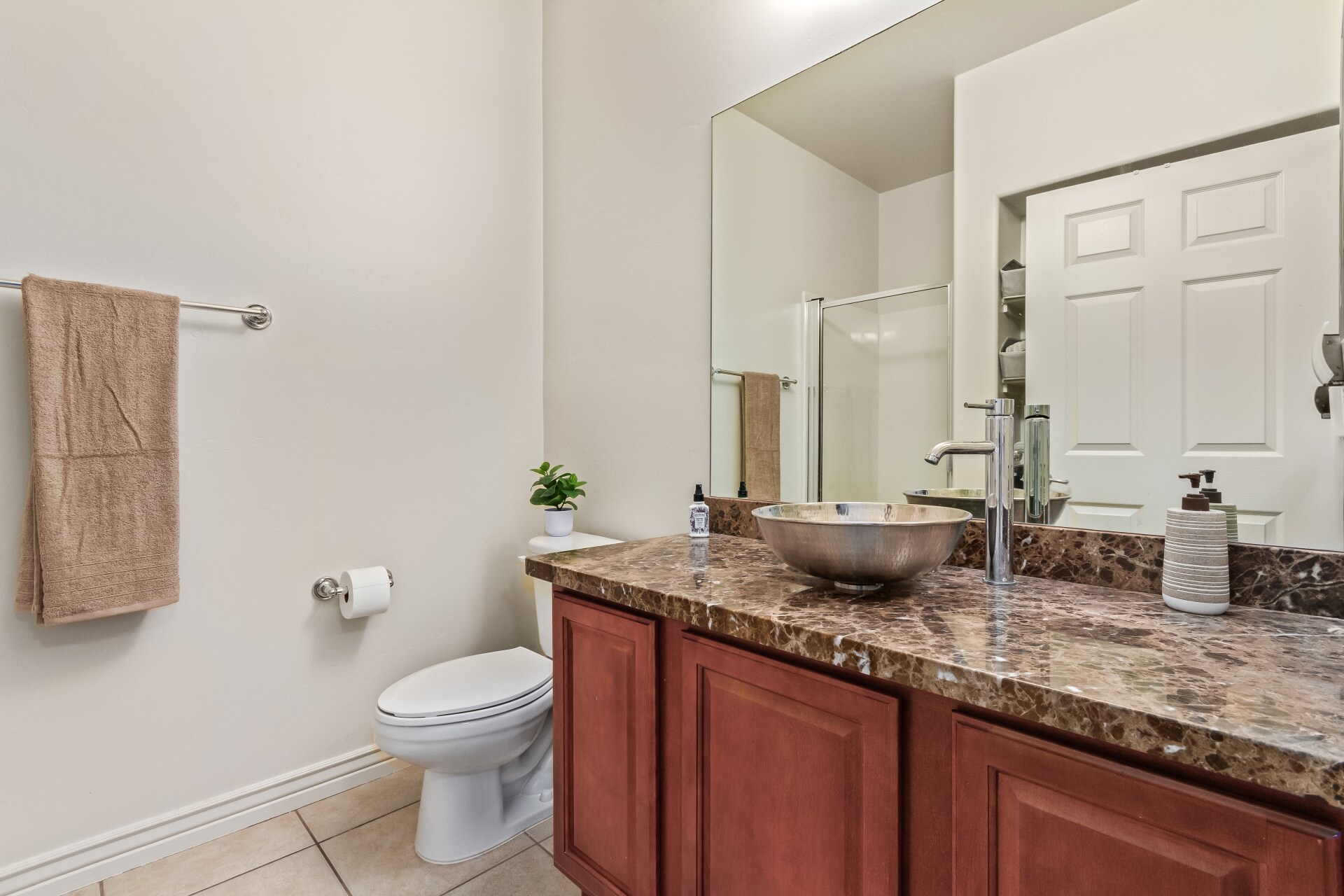 Building Photo - 5450 E Deer Valley Dr