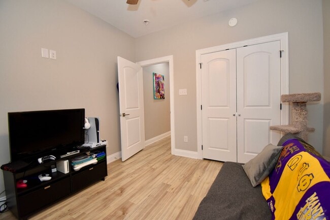 Building Photo - 4 Bed, 2 Bath Home in Ruston!