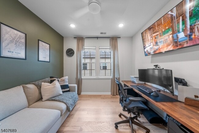 Building Photo - 105 Robeson St