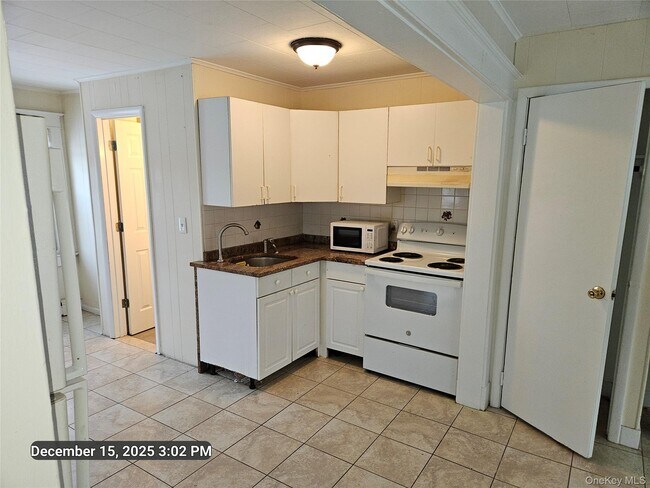 Building Photo - 1 Beech Dr