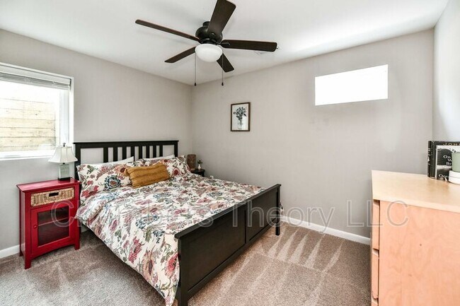 Building Photo - 1015 Woods Pl