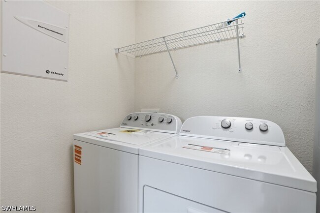 Building Photo - 12854 Carrington Cir