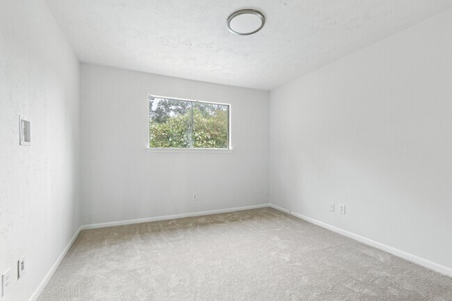 Building Photo - 606 Orangewood Dr