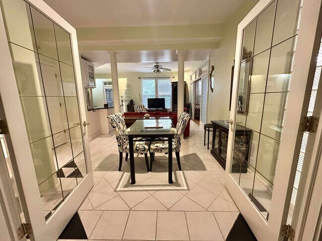 Building Photo - 2403 Shreve Hill Rd