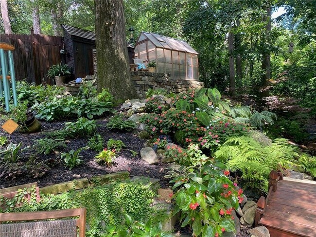 Building Photo - 1891 Ardmore Rd NW