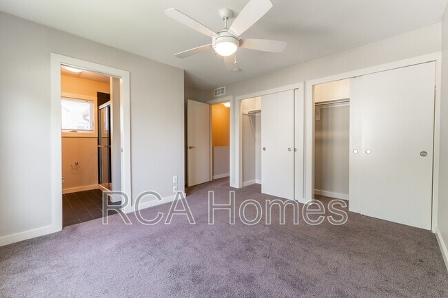 Building Photo - 2013 Bellefontaine St