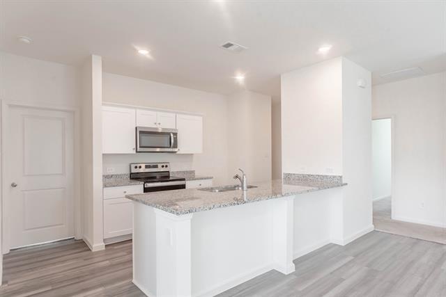 Building Photo - 1737 Escondido Dr