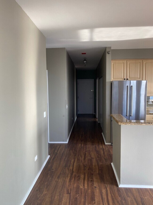 Building Photo - 330 N Jefferson St