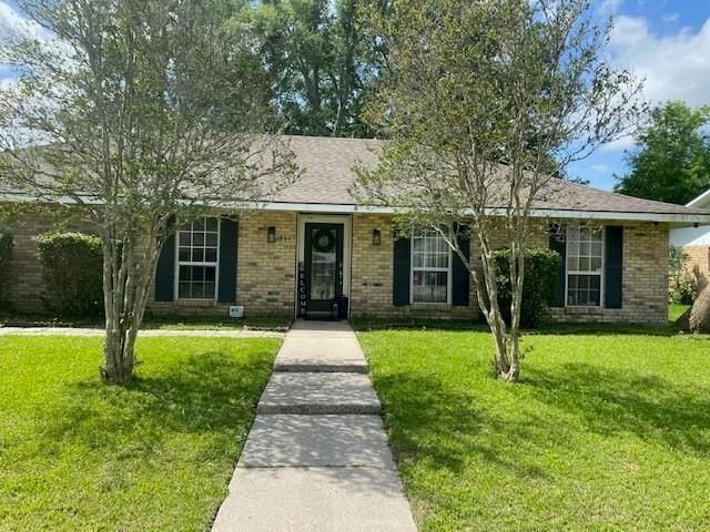 Primary Photo - 38043 Mistletoe St