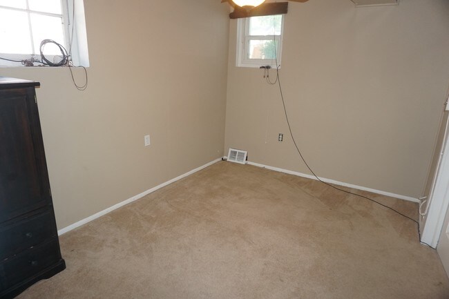 Building Photo - 717 S Emerson St