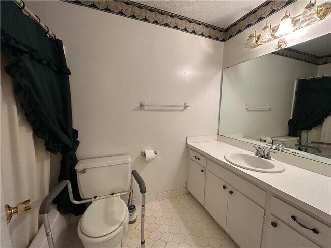 Building Photo - 5359 Emmett Dr