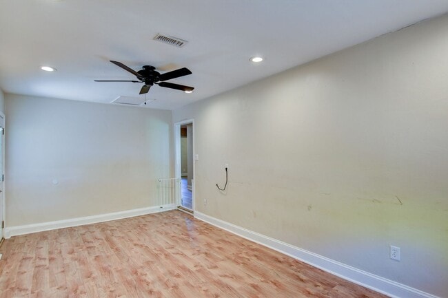 Building Photo - Charming 3-Bedroom, 2-Bath Home in Virgini...