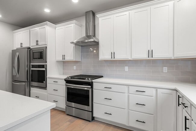 Building Photo - Newer 4-Bedroom Home in Bremerton