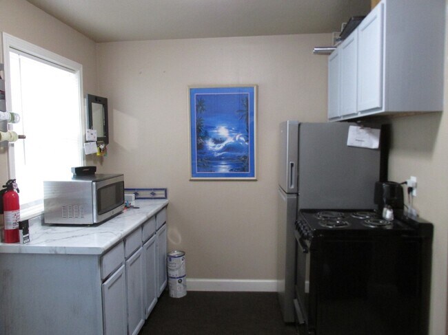 Building Photo - 405 2nd Ave