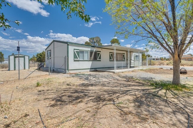 Building Photo - Three bed, 2 full bath, manufactured home ...