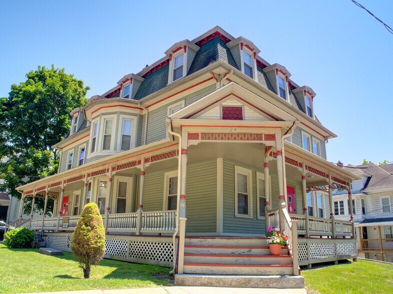 Building Photo - 324 Valley St