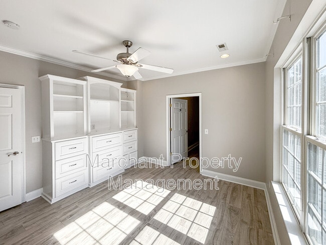 Building Photo - 317 Hunter Rd