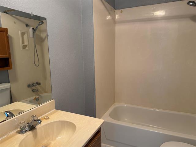 Building Photo - 1605 Pvt Rd 5010