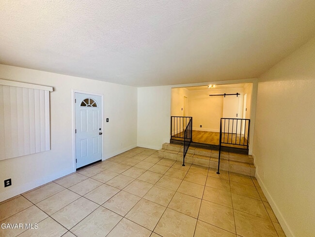 Building Photo - 6533 Balcom Ave