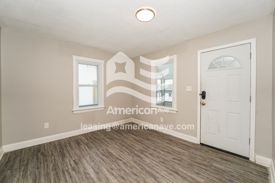 Building Photo - 19431 Tyronne Ave