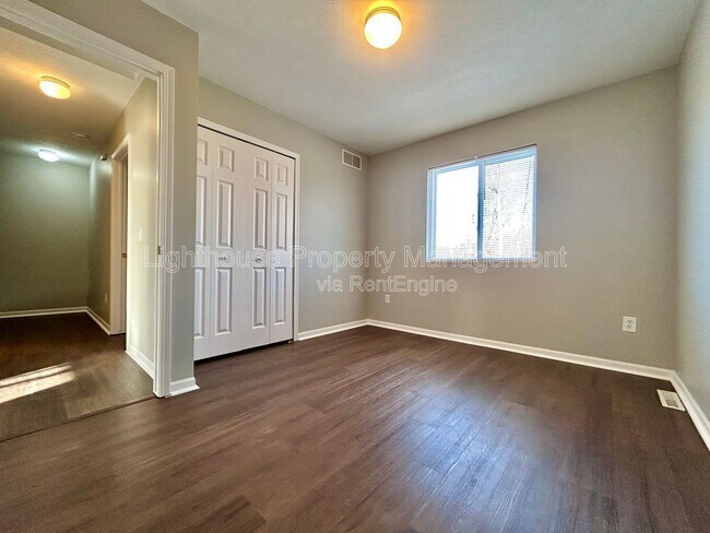 Building Photo - 2104 Shiloh Point SE