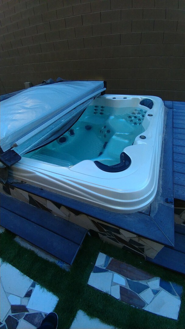 Building Photo - Multi level