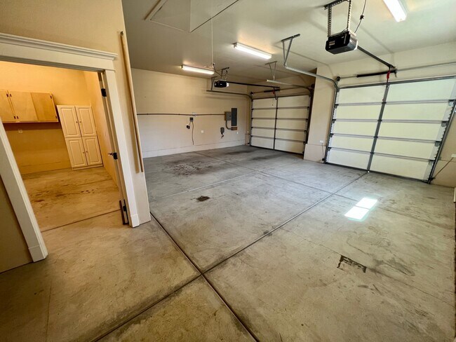Building Photo - 928 Buck Point St