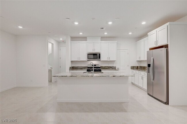 Building Photo - 2537 Monolith St