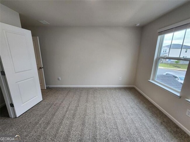 Building Photo - 235 Vly Oak Dr