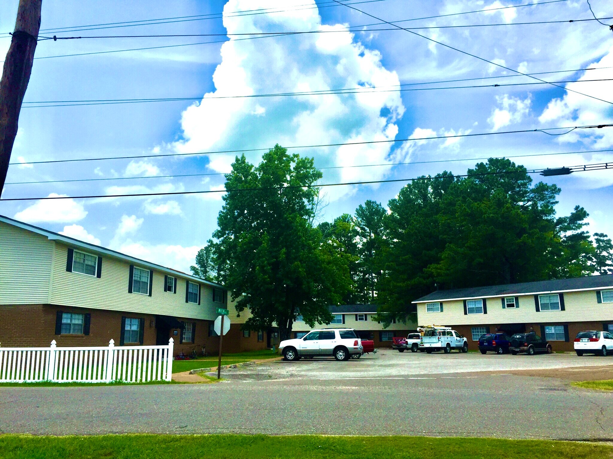 Building Photo - 2725 Wren Dr