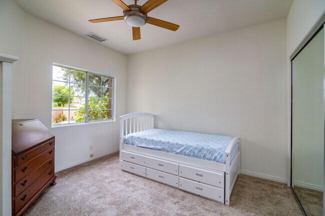 Building Photo - 45596 Torrey Pines Ct
