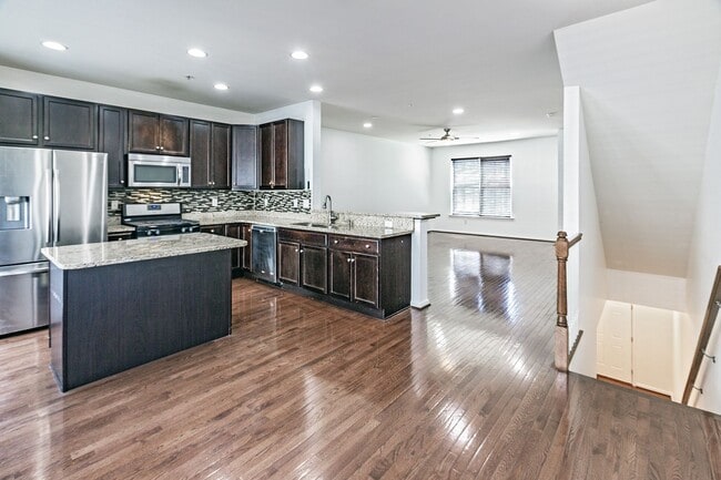 Building Photo - Claymont - 3 bedroom townhome in Darley Green