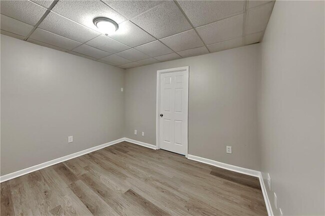 Building Photo - 210 Austin Dr