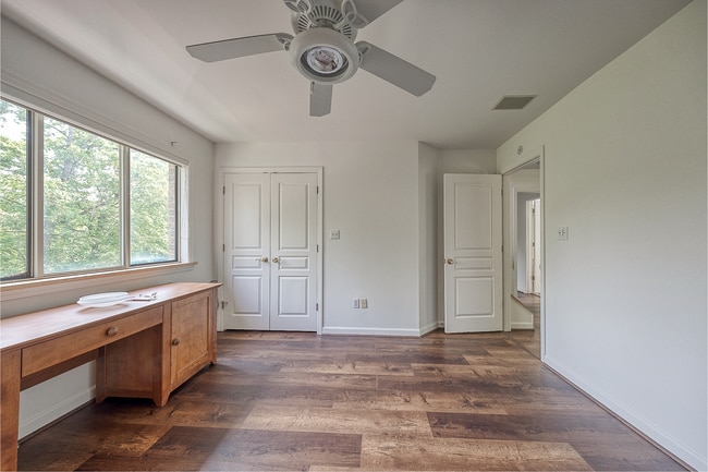 Building Photo - Fox Chapel Luxury Townhome, 4 Bedrooms, 3.5 Bathrooms, 3 Care Garage, Finished Basement.