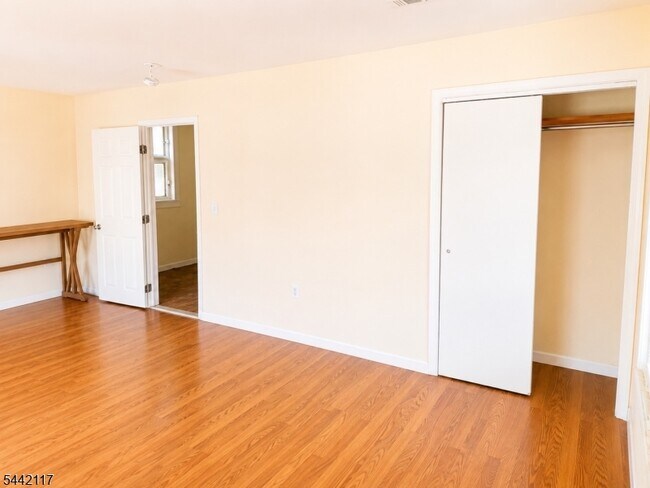 Building Photo - 316 Clifton Ave